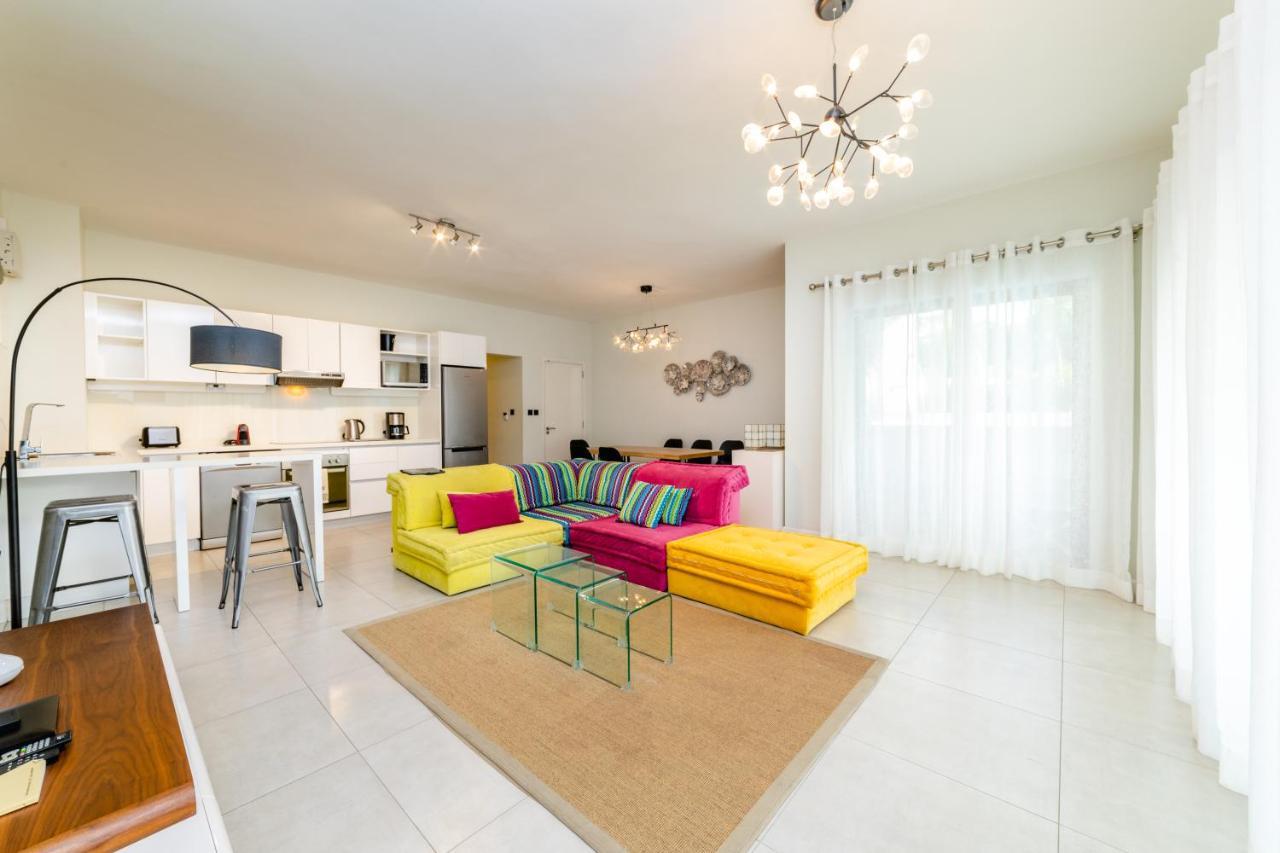 Beachcove Apt No 1 Pereybere Beach Bagian luar foto