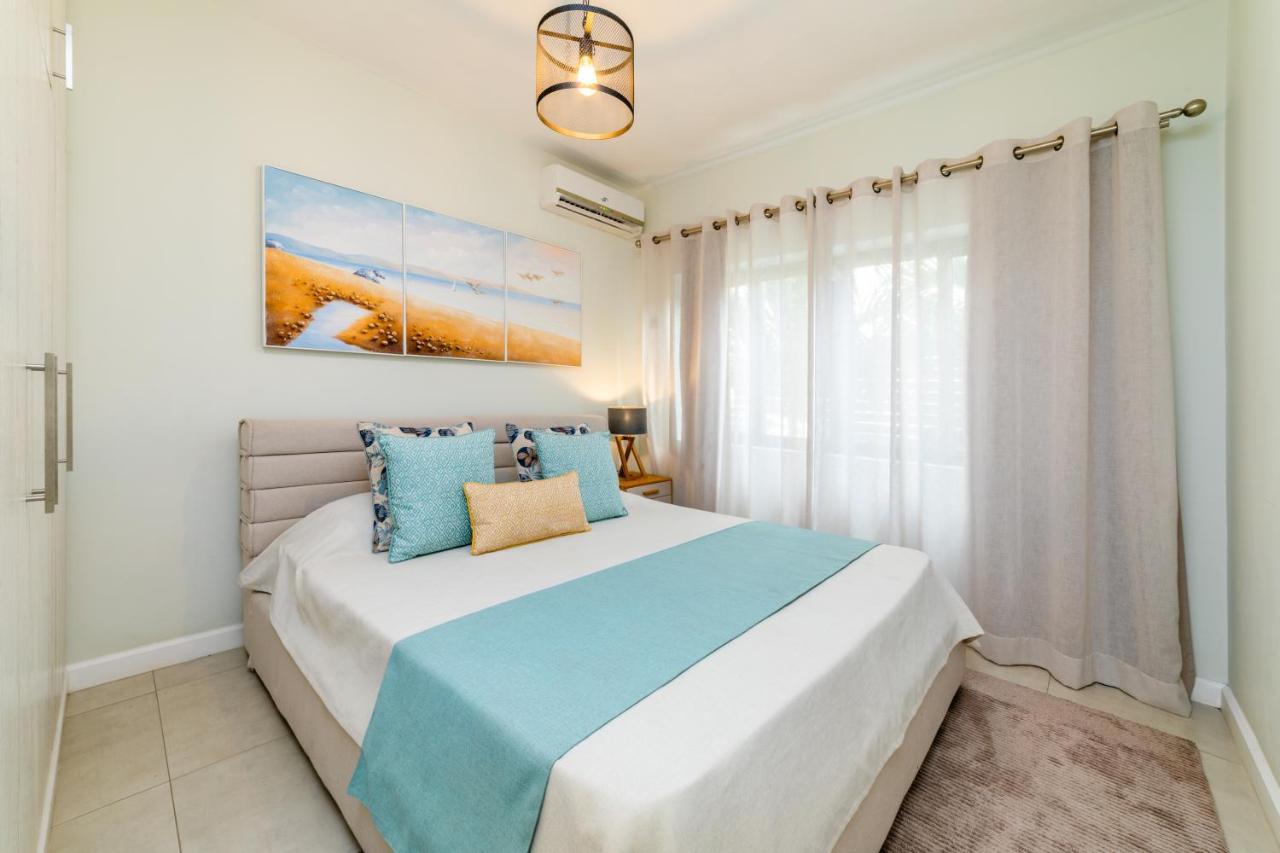Beachcove Apt No 1 Pereybere Beach Bagian luar foto