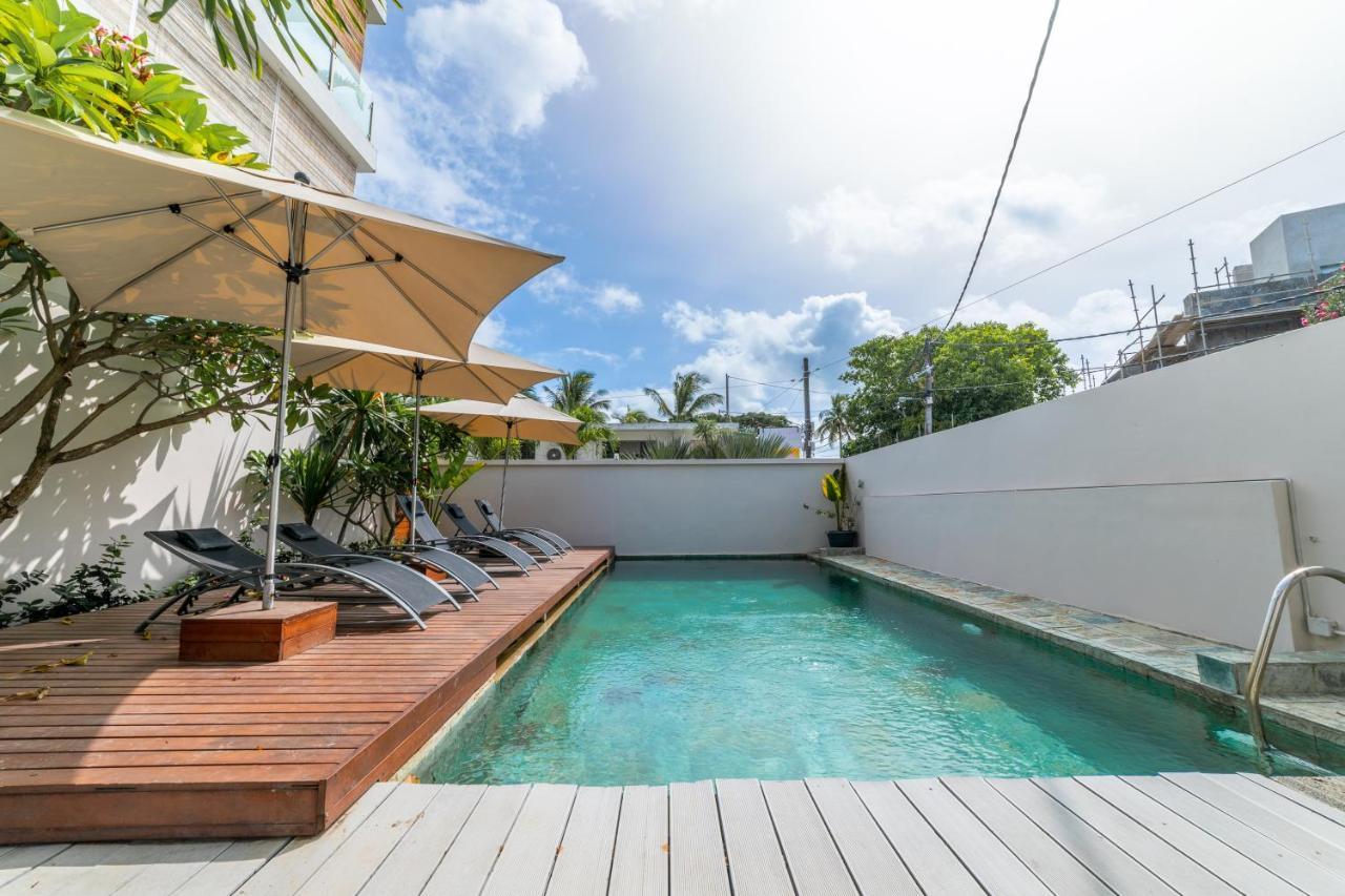 Beachcove Apt No 1 Pereybere Beach Bagian luar foto